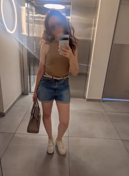 Alina, 40