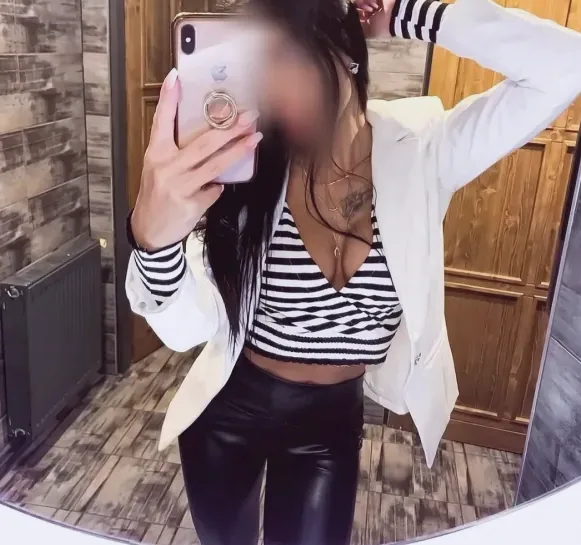 Ekaterina, 34