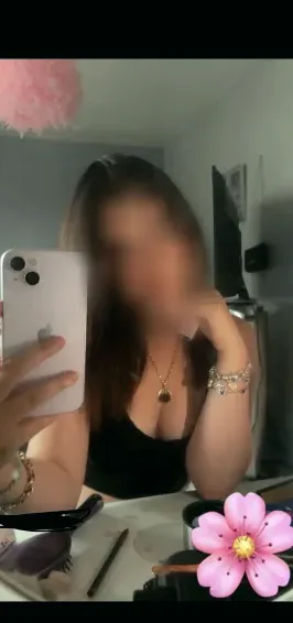 Elina, 20