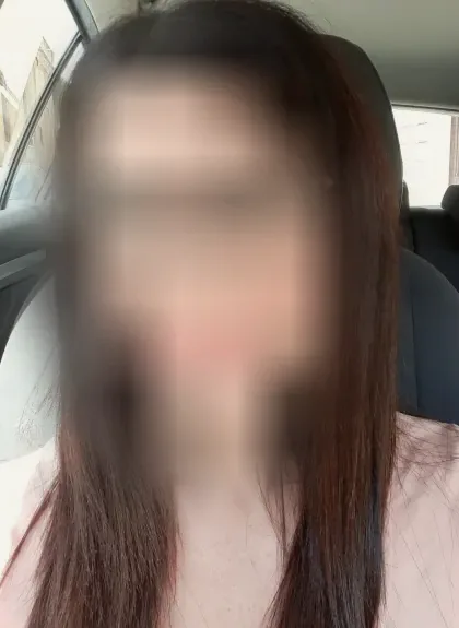 Ella, 38