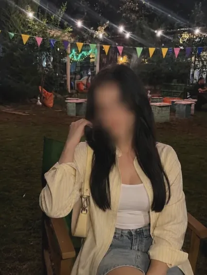 Essi, 24