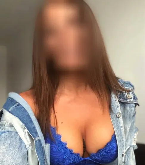 Julia, 31