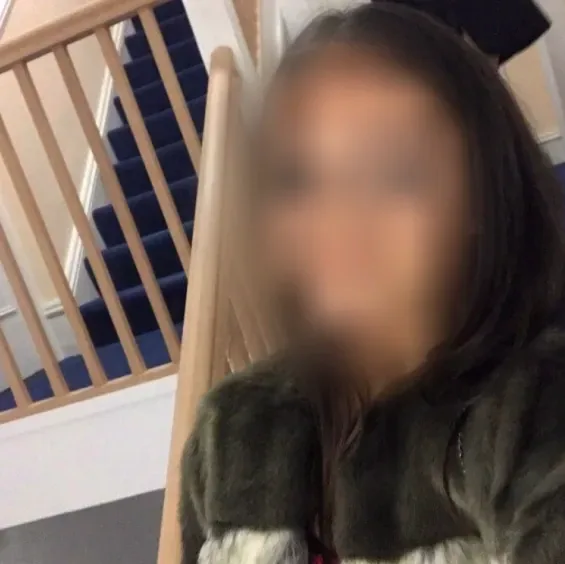 Laura, 21