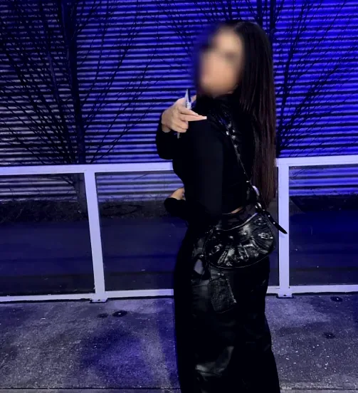 Leyla, 19